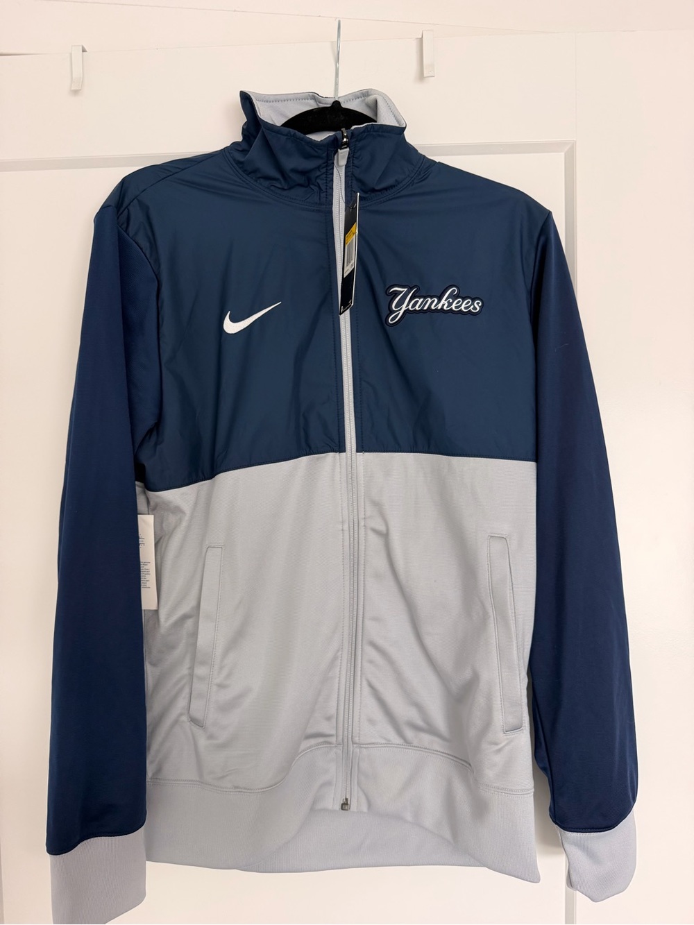 Nike Men’s Yankees Navy and Light Gray Lightweight Jacket